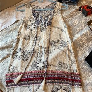 NWOT en creme paisley mini dress